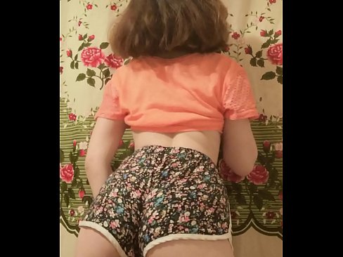 ❤️ Nena jove sexy despullant-se els pantalons curts davant la càmera ❌ Sexe al ca.pornoklinge.ru ️❤